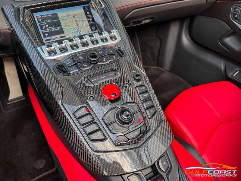 2016 Lamborghini Aventador LP 700-4