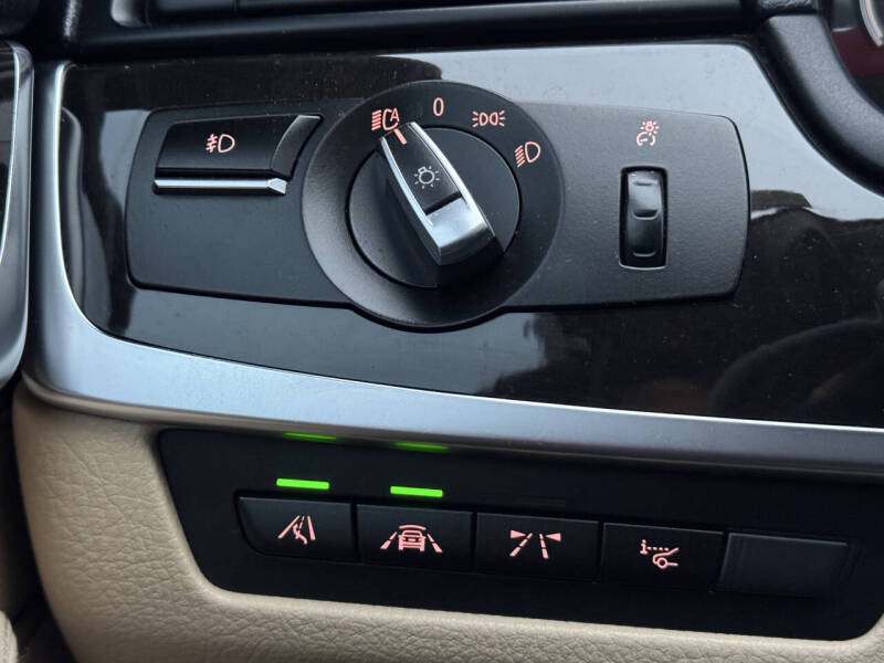 2016 BMW 5 Series 528i xDrive