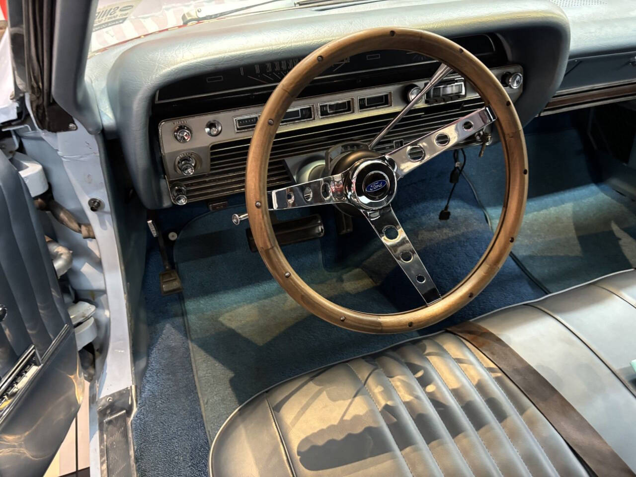 1967 Ford Galaxie 500 32