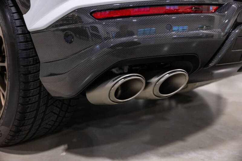 2023 Lamborghini Urus Performante