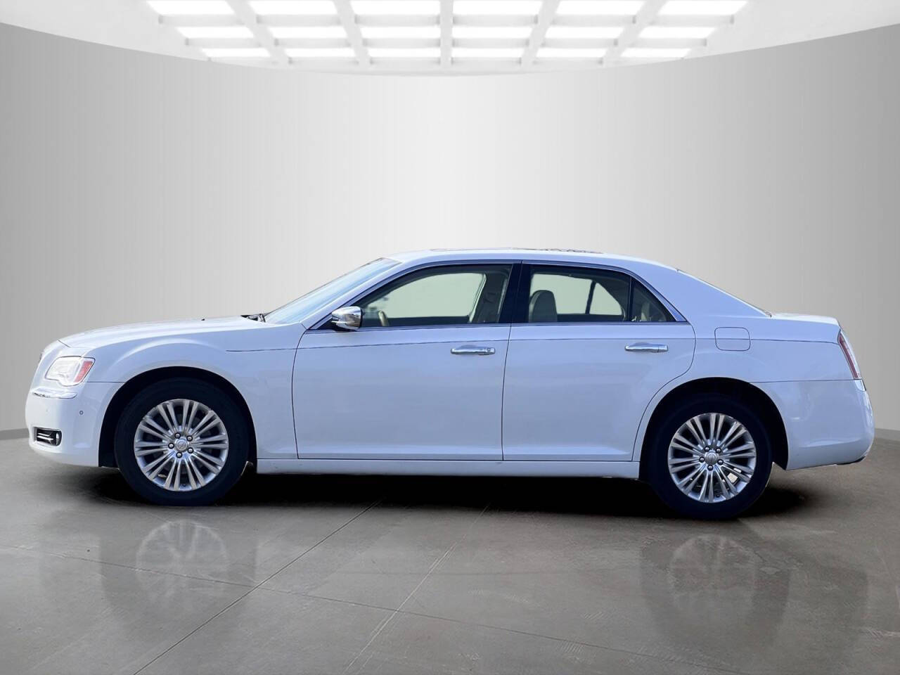 2014 Chrysler 300 for sale at Used Cars Toledo in Oregon, OH