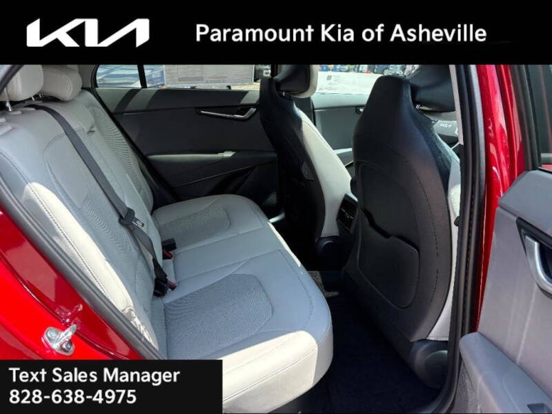 2025 Kia Niro EX Touring