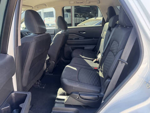 2022 Nissan Pathfinder SV