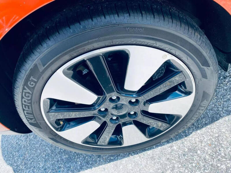 2019 Kia Soul +