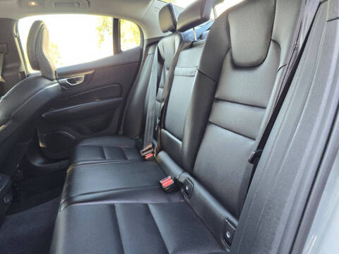 2024 Volvo S60 B5 Core Dark Theme