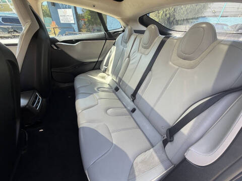 2013 Tesla Model S Performance