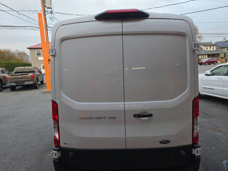 2022 Ford Transit 250