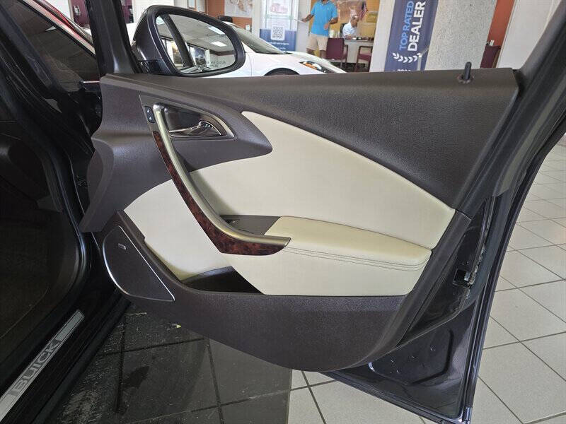 2012 Buick Verano Leather Group