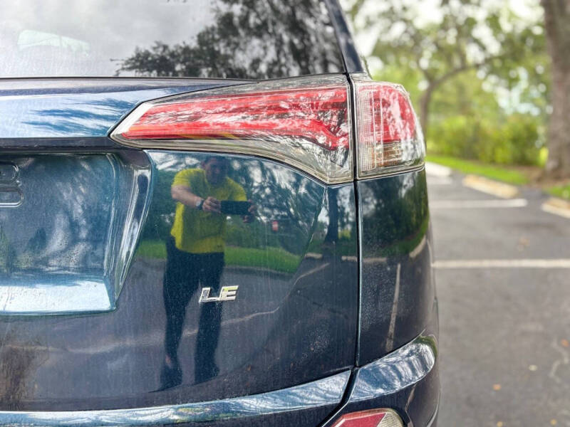 2018 Toyota RAV4 LE