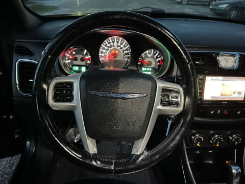 2012 Chrysler 200 Limited