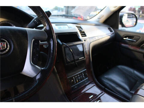 2011 Cadillac Escalade EXT Premium