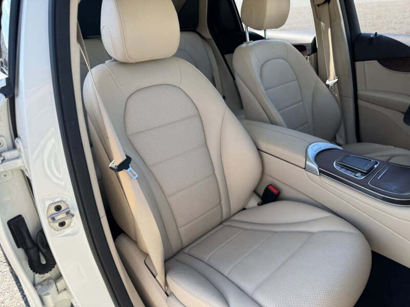 2022 Mercedes-Benz GLC GLC 300 4MATIC