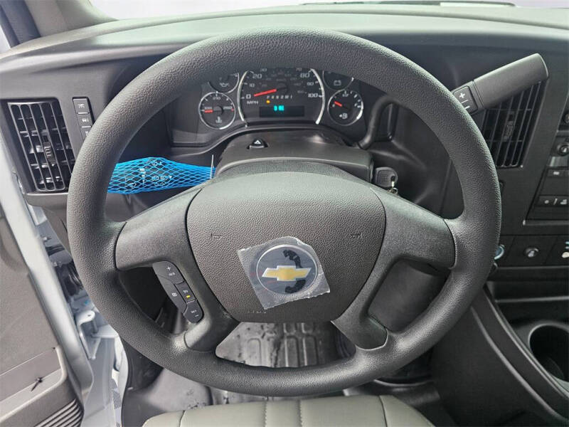 2025 Chevrolet Express 2500