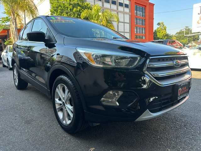 Black 2017 Ford Escape SE SE 4dr SUV 2