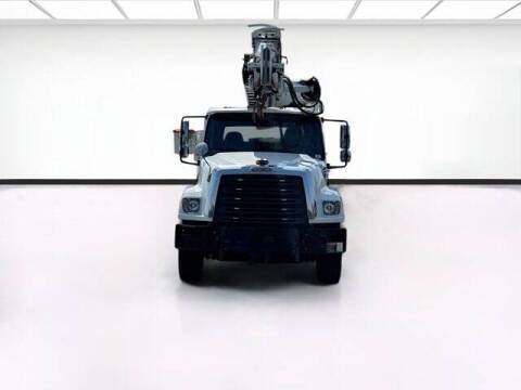 2016 Freightliner 114 SD