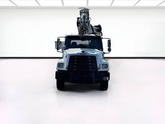 2016 Freightliner 114 SD