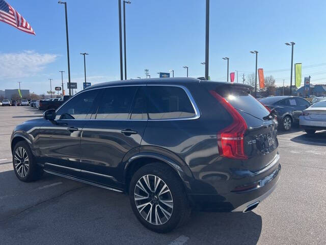 2021 Volvo XC90 T6 Momentum 7-Passenger