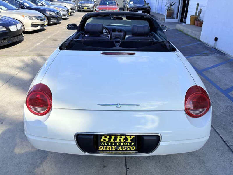 2003 Ford Thunderbird