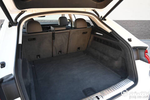 2019 Audi Q8 quattro Premium Plus 55 TFSI