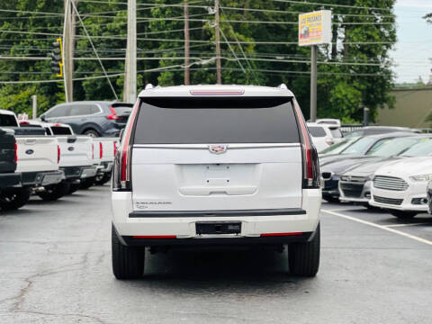2017 Cadillac Escalade ESV Standard