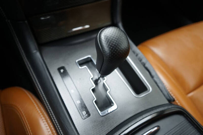 2014 Chrysler 300 SRT8