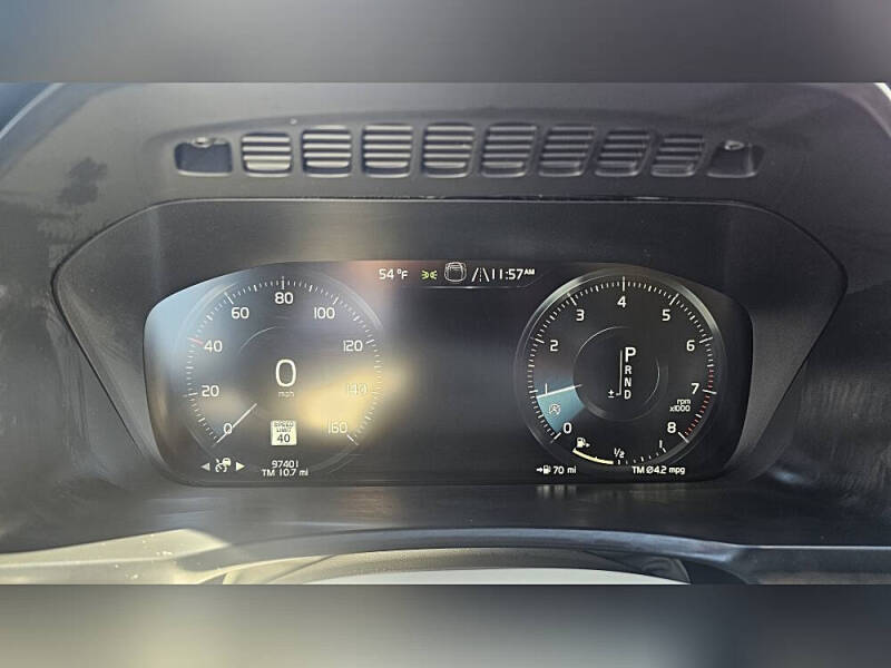 2017 Volvo XC90 T6 Momentum