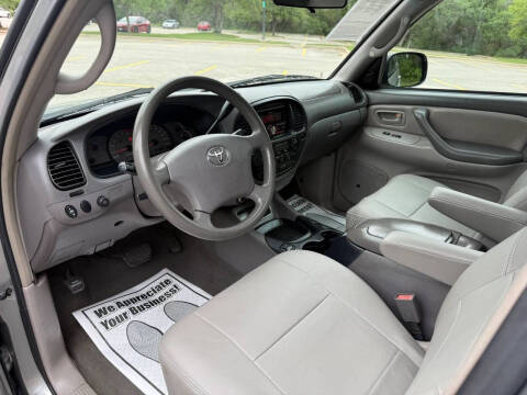 2004 Toyota Sequoia SR5