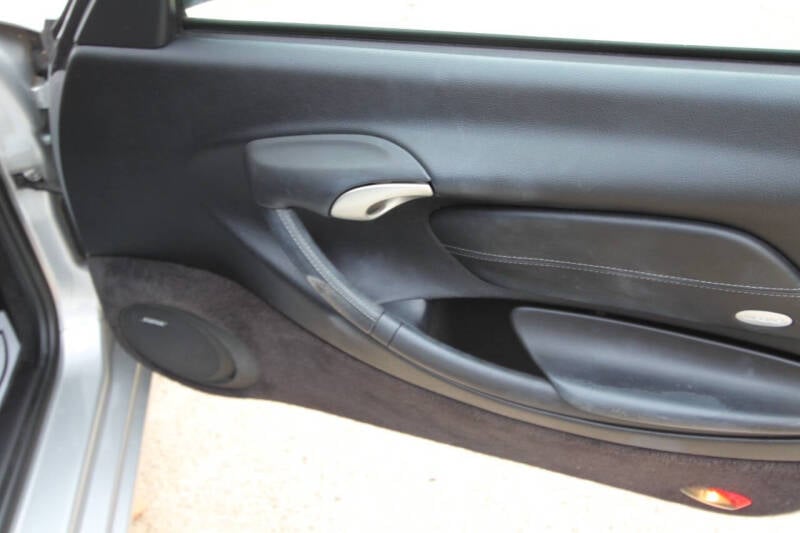 2004 Porsche Boxster Base photo 39