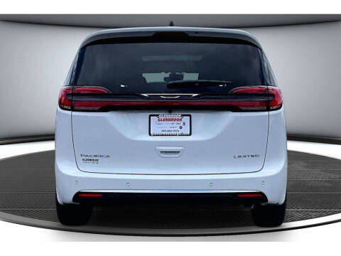 2027 Chrysler Pacifica Limited