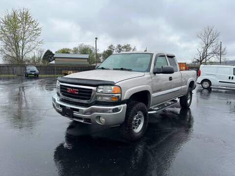 2004 GMC Sierra 2500HD for sale at CarSmart Auto Group in Orleans IN
