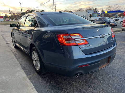 2018 Ford Taurus SE