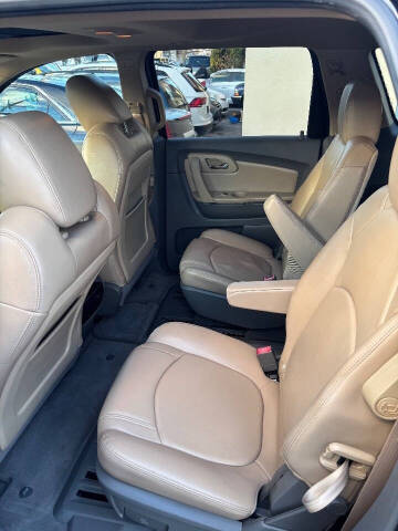 2011 Chevrolet Traverse LT