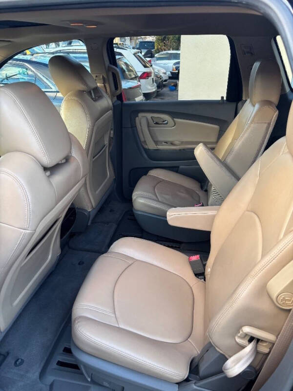 2011 Chevrolet Traverse LT