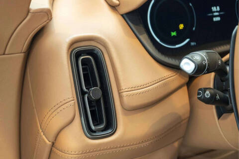 2022 Aston Martin DBX