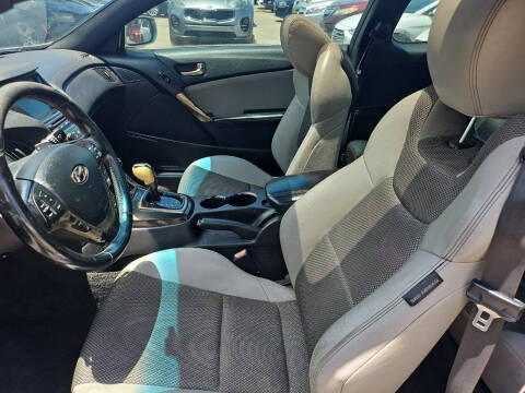 2013 Hyundai Genesis Coupe 2.0T Premium