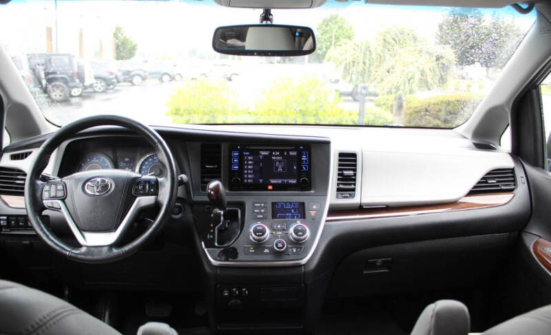 2017 Toyota Sienna
