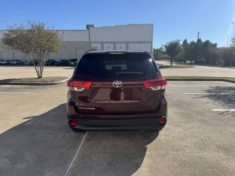 2019 Toyota Highlander LE