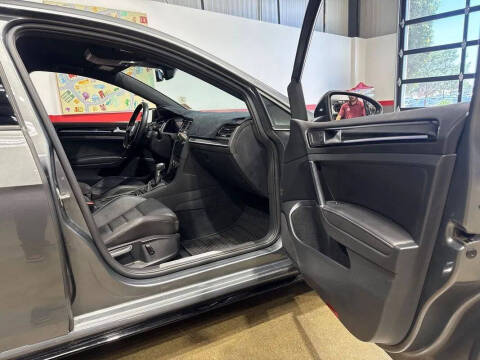 2018 Volkswagen Golf R 4Motion