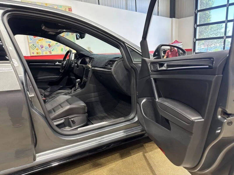 2018 Volkswagen Golf R 4Motion