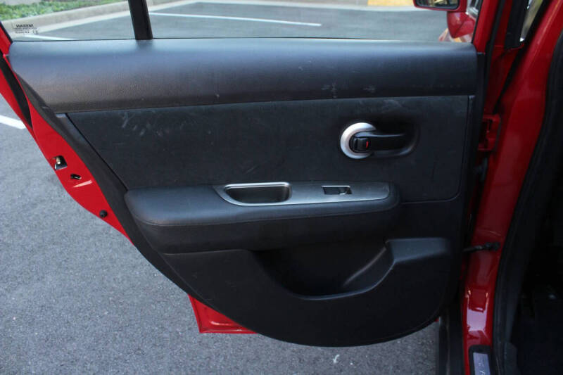 2012 Nissan Versa 1.8 S