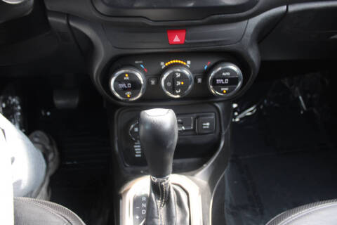 2017 Jeep Renegade Deserthawk