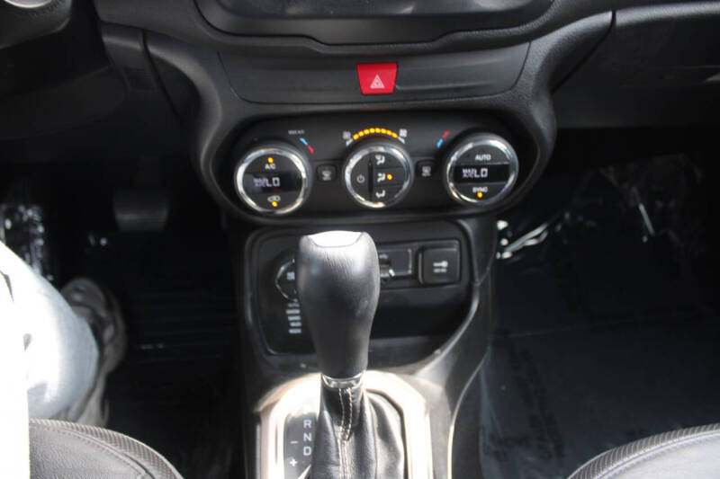 2017 Jeep Renegade Deserthawk