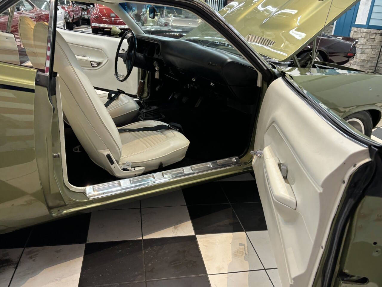 1970 Plymouth Cuda 31