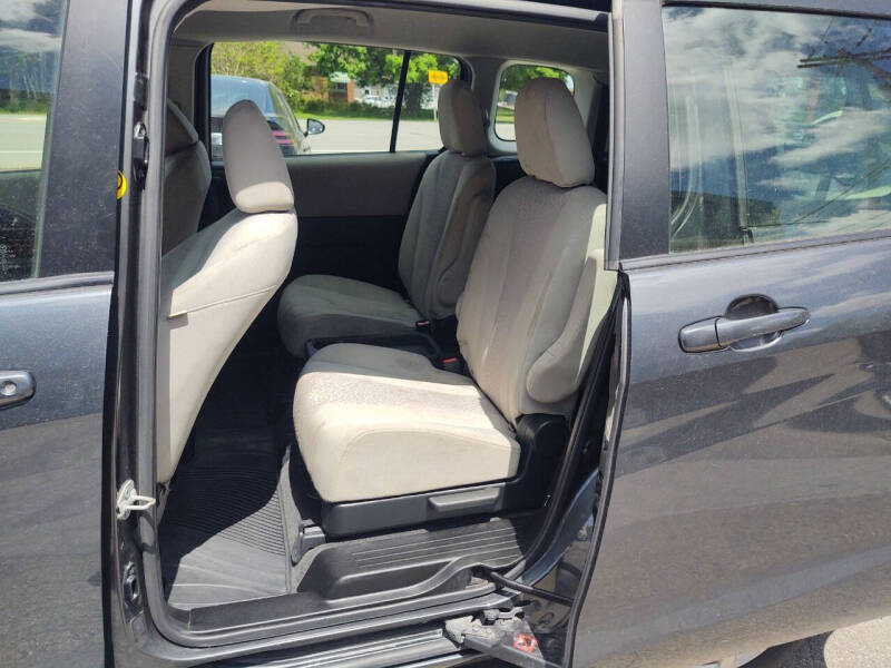 2012 Mazda MAZDA5 Sport