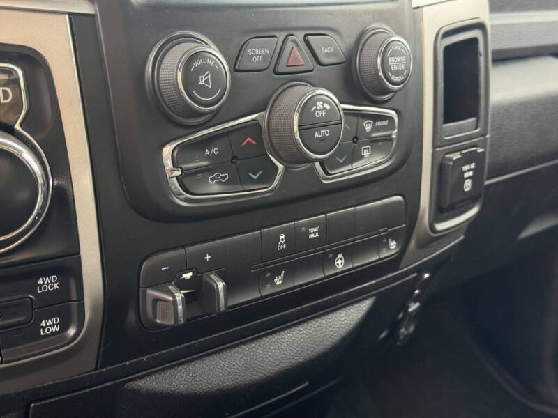 2018 RAM 1500 SLT