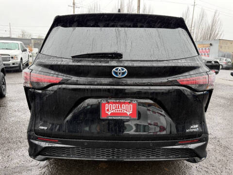 2022 Toyota Sienna XSE 7-Passenger