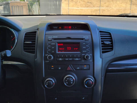 2011 Kia Sorento LX