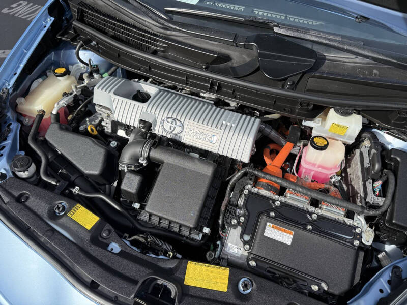 2013 Toyota Prius Plug-in Hybrid