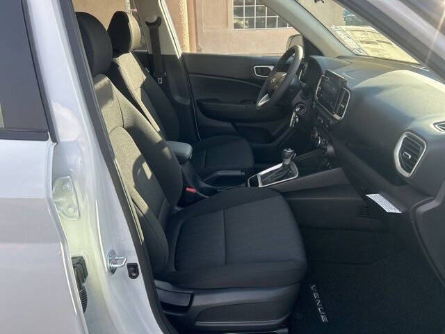 2026 Hyundai Venue SE