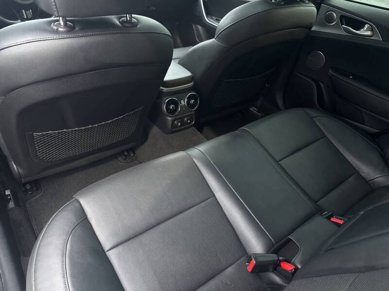 2019 Kia Stinger GT1